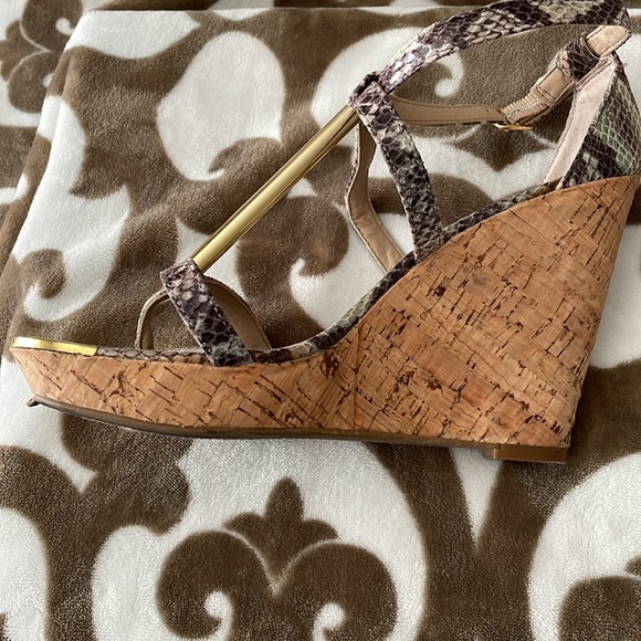 Dolce Vita Womens Snake Print Wedge Sandals - Picture 7 of 12